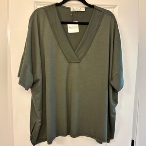 NEW THREE BIRD NEST The Nest On The Go V Neck Essential Tee Olive Women’s Large